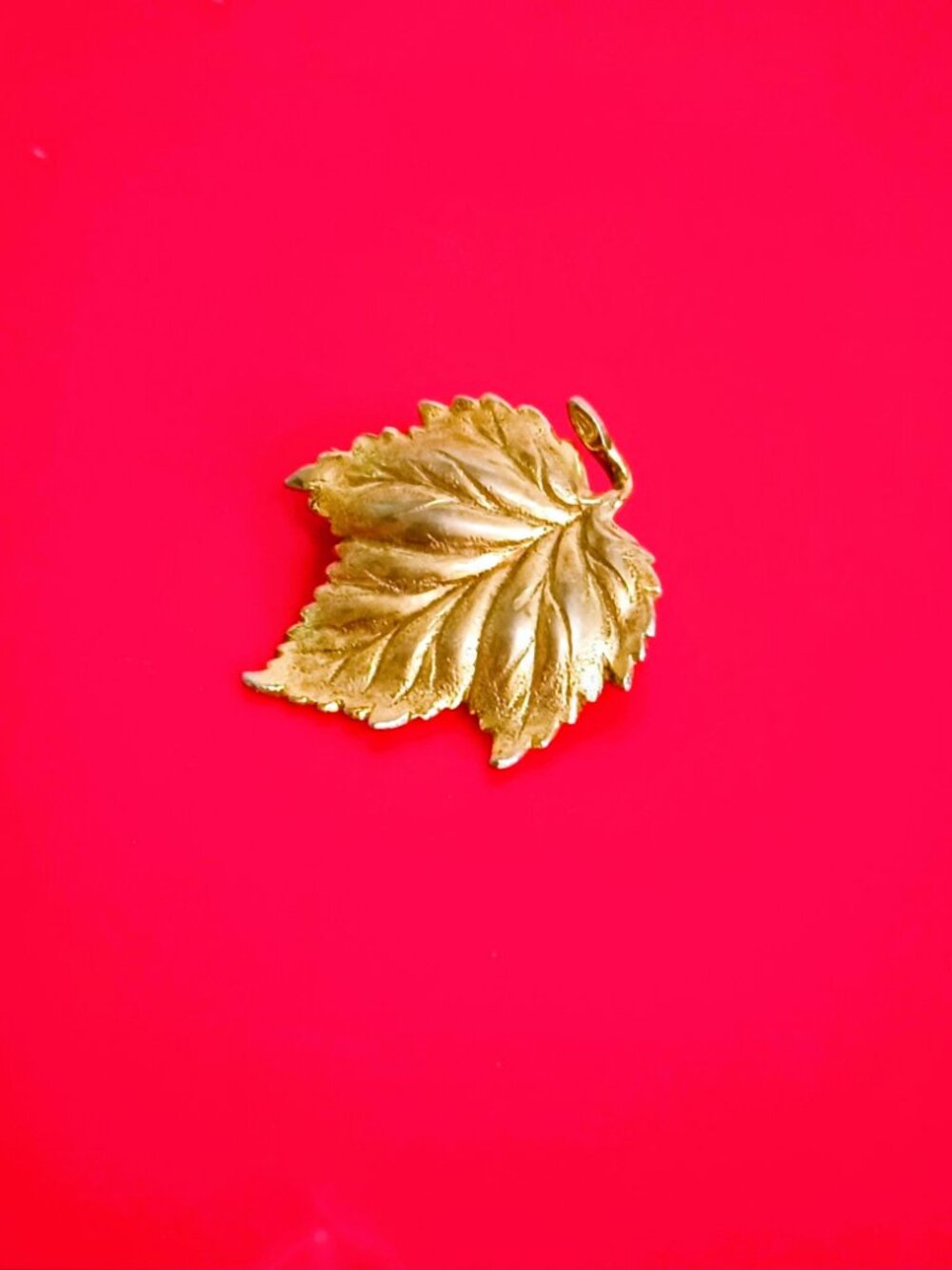 Lester 12K Gold Filled Leaf Brooch Vintage Tiny Etched Fall Pin